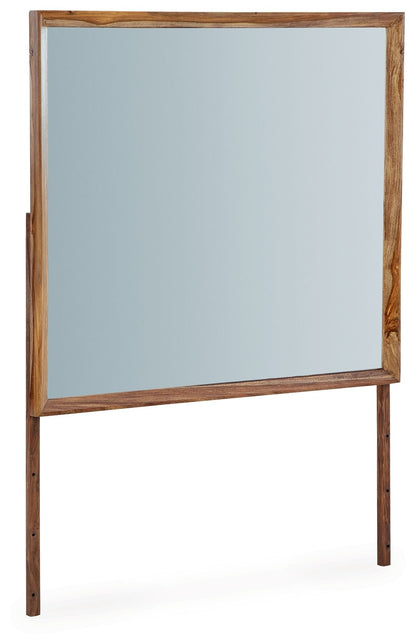 Dressonni - 3 Pc. - Dresser, Mirror, Queen Panel Bed - Brown