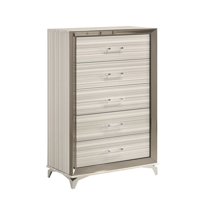 Star - Chest - White