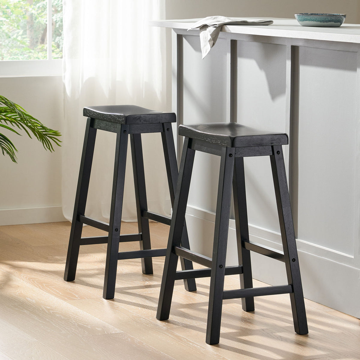Saddle Stool - Black