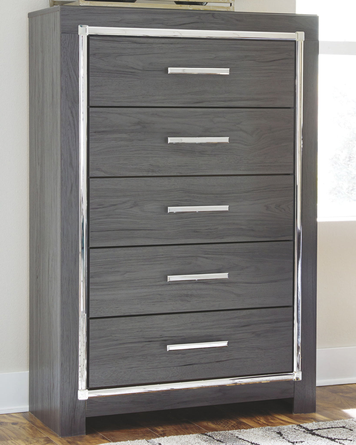 Lodanna - 5 Pc. - Dresser, Mirror, Chest, Queen Upholstered Panel Headboard with Bolt on Bed Frame, Nightstand - Gray