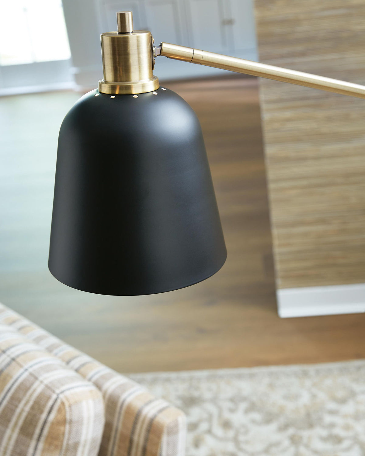 Clairwell - Metal Lamp