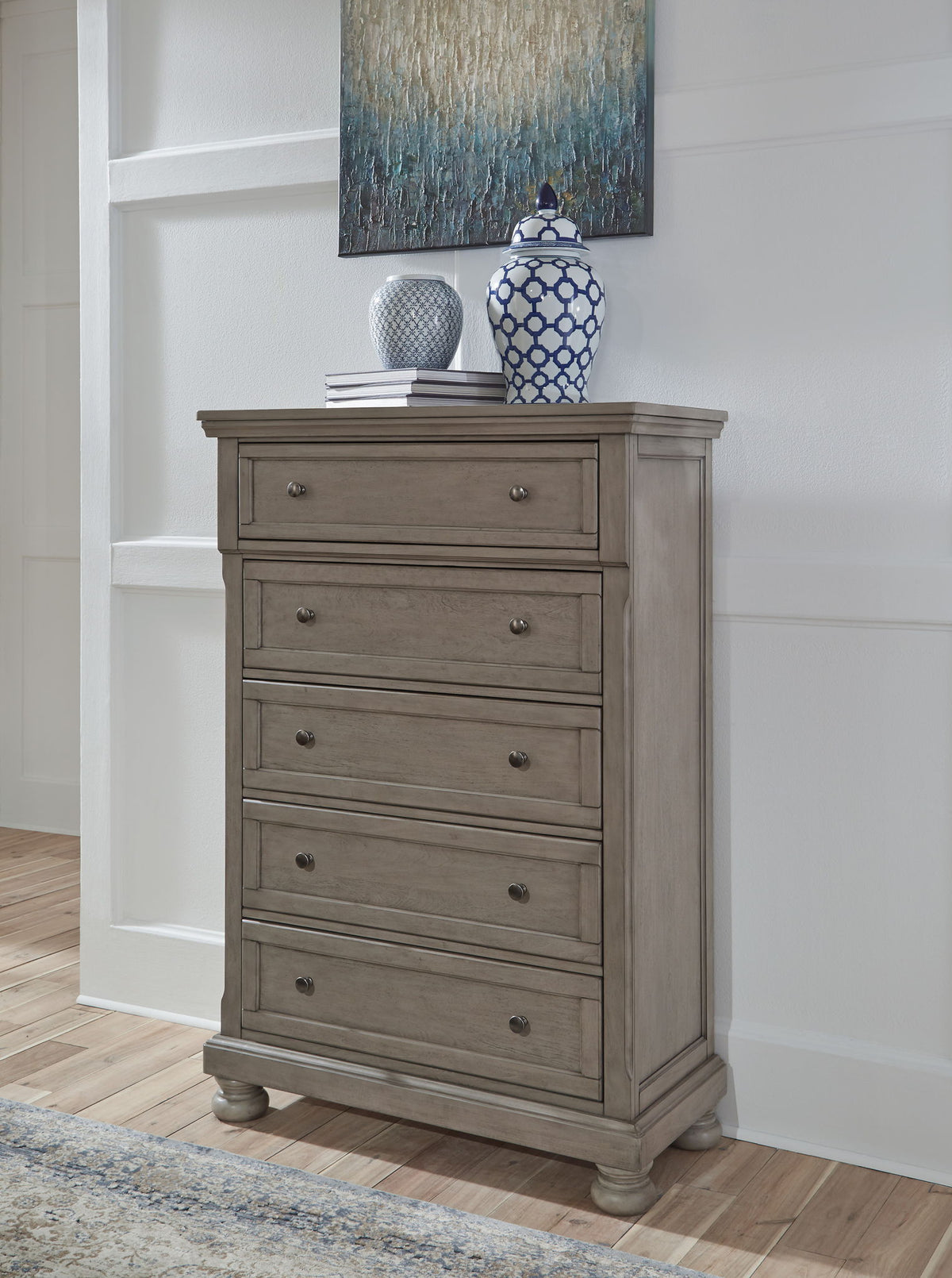 Lettner - 6 Pc. - Dresser, Mirror, Chest, King Panel Bed, 2 Nightstands - Light Gray