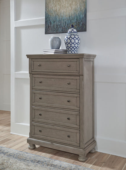 Lettner - 6 Pc. - Dresser, Mirror, Chest, King Panel Bed, 2 Nightstands - Light Gray