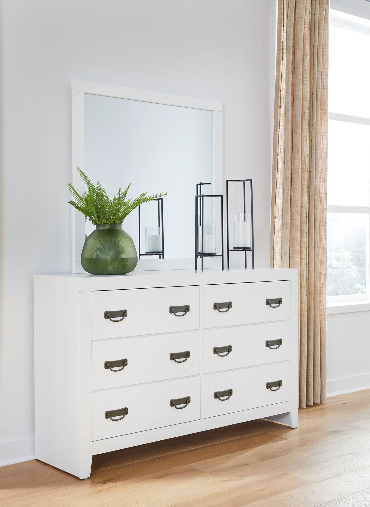 Binterglen - 5 Pc. - Dresser, Mirror, Twin Panel Bed, 2 Nightstands - White