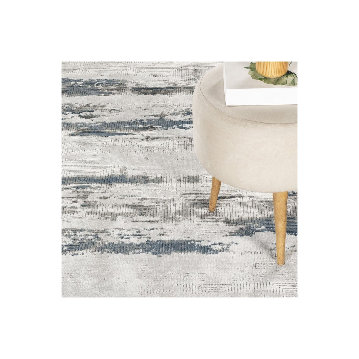 Geometrix - 5'3" X 7'3" Area Rug & Geometric 3D Effect - Ivory / Gray - Polyester