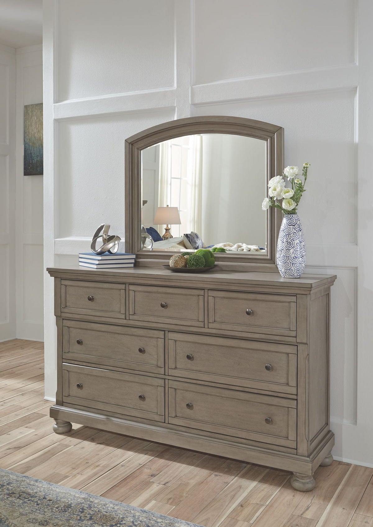 Lettner - 4 Pc. - Dresser, Mirror, Chest, King Panel Bed - Light Gray