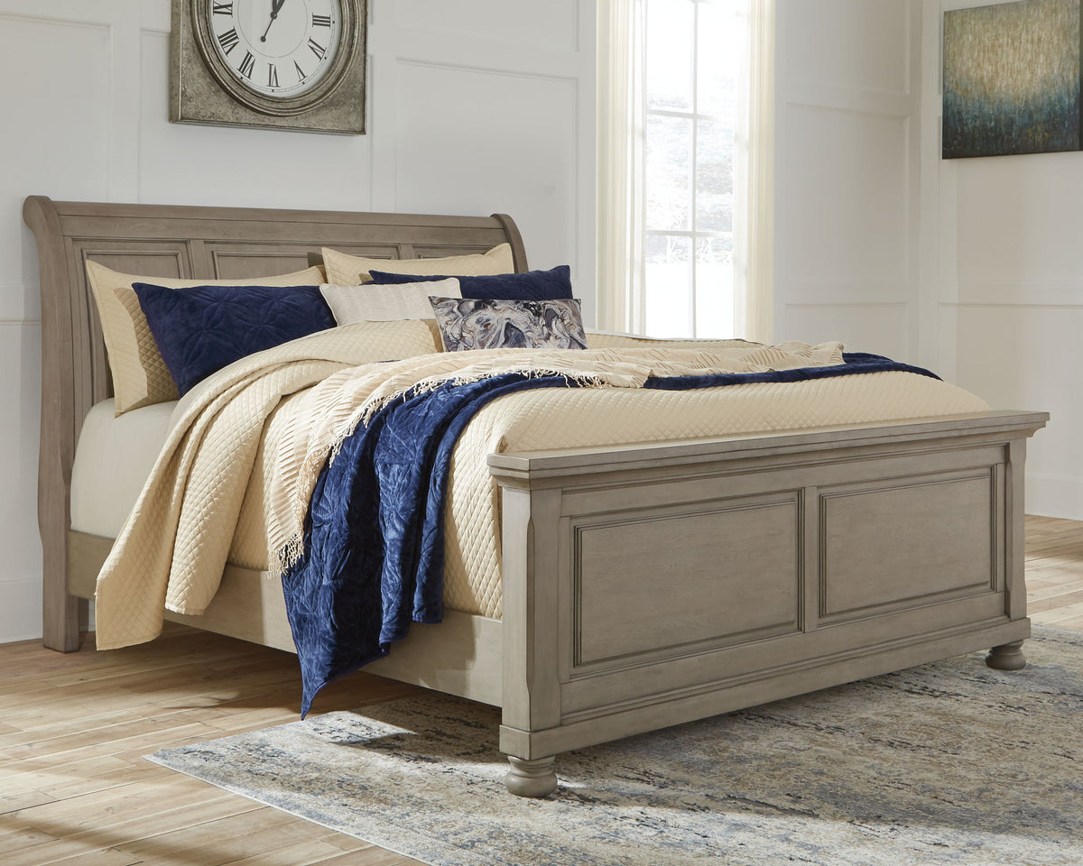 Lettner - 6 Pc. - Dresser, Mirror, Chest, King Sleigh Bed, 2 Nightstands - Light Gray