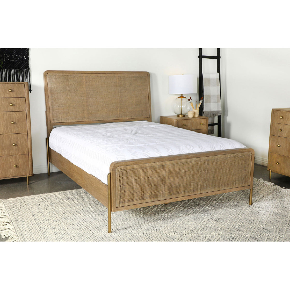 Stevie - Panel Bed
