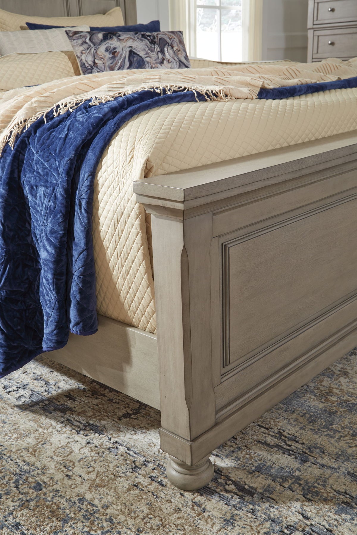 Lettner - King Panel Bed - Light Gray